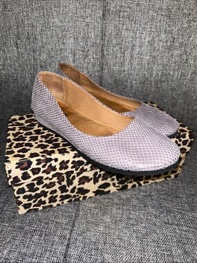 NEW IN BOX - French Sole Lilac Textured Slip-On Flats